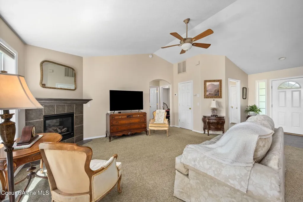 1694 W Cardinal Avenue Hayden ID 83835