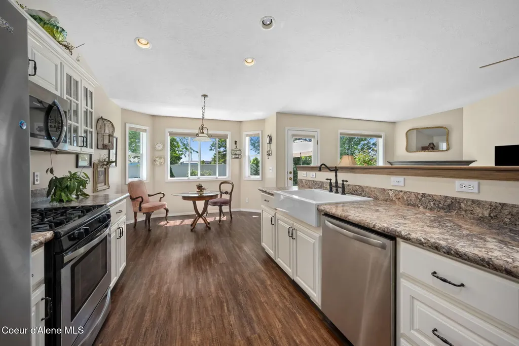 1694 W Cardinal Avenue Hayden ID 83835