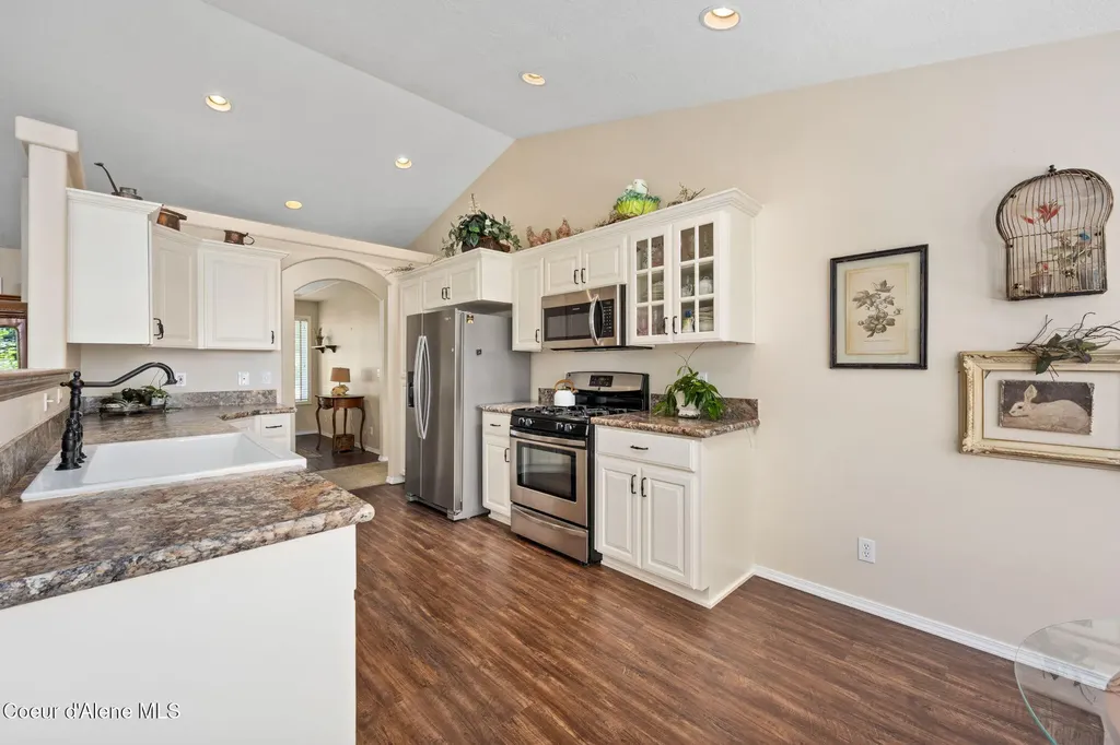 1694 W Cardinal Avenue Hayden ID 83835