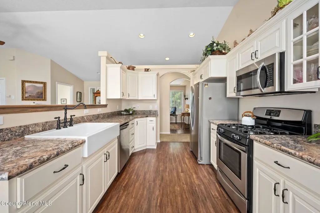 1694 W Cardinal Avenue Hayden ID 83835