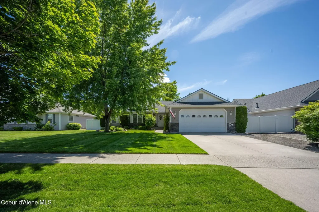 1694 W Cardinal Avenue Hayden ID 83835