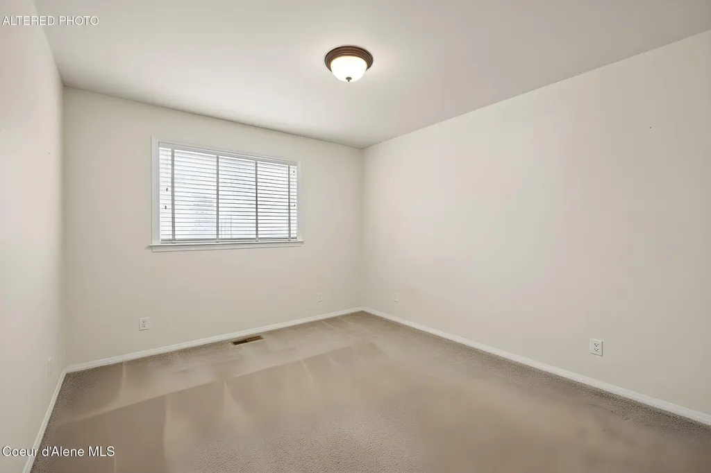 1694 W Cardinal Avenue Hayden ID 83835