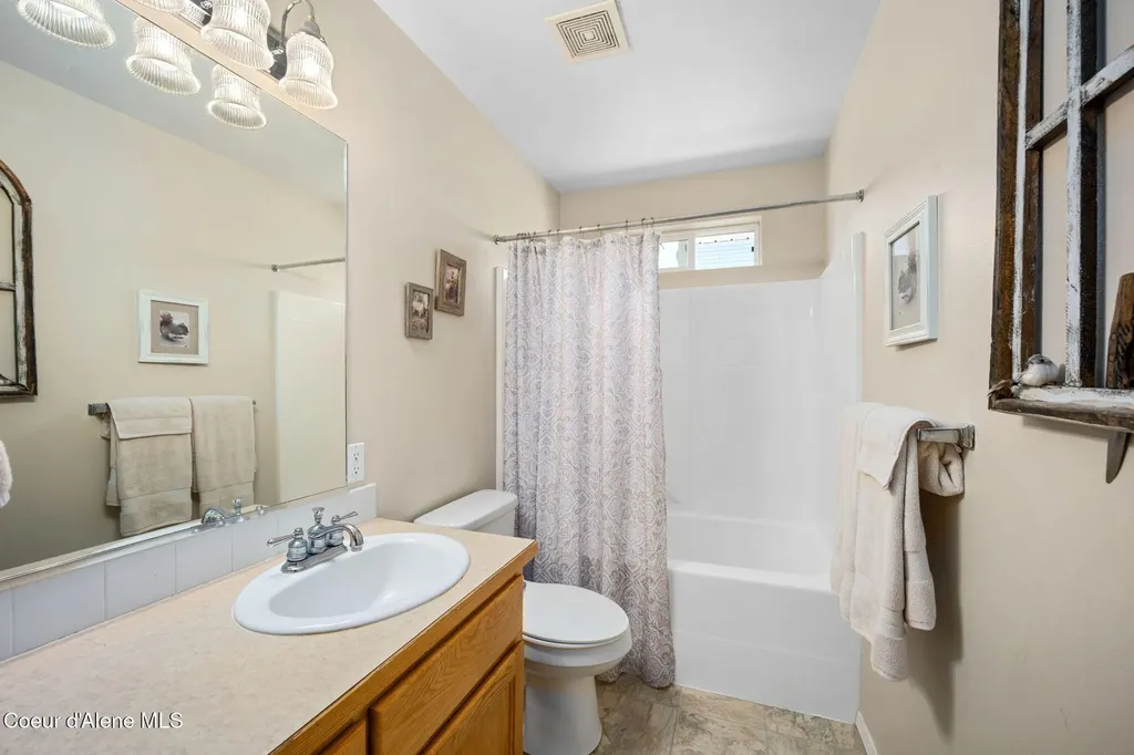 1694 W Cardinal Avenue Hayden ID 83835