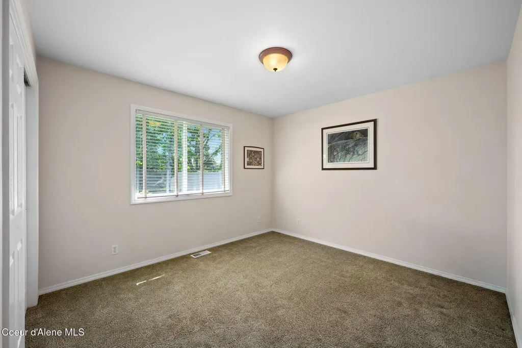 1694 W Cardinal Avenue Hayden ID 83835
