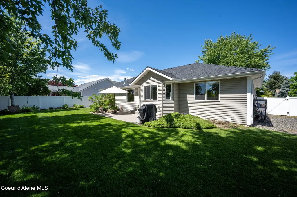 1694 W Cardinal Avenue Hayden ID 83835