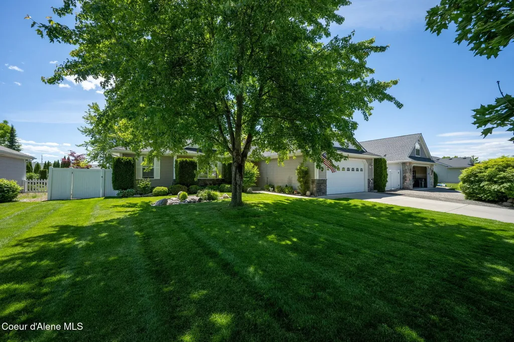 1694 W Cardinal Avenue Hayden ID 83835
