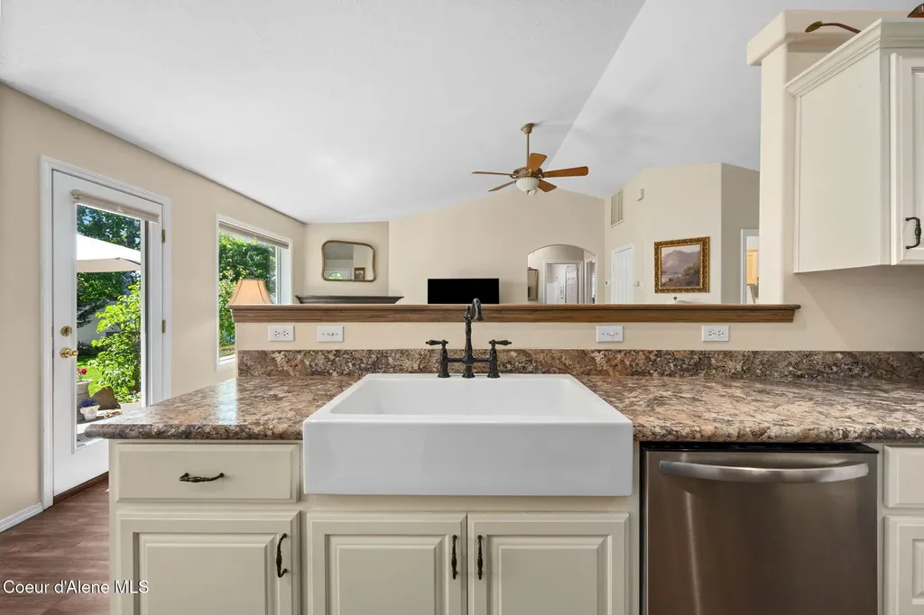 1694 W Cardinal Avenue Hayden ID 83835