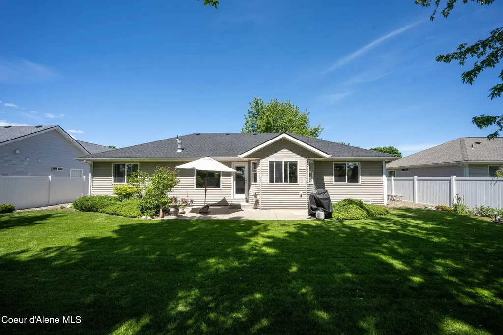 1694 W Cardinal Avenue Hayden ID 83835