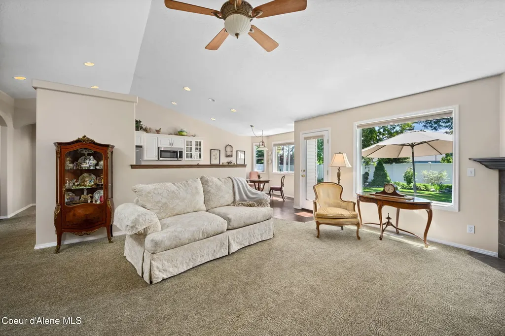 1694 W Cardinal Avenue Hayden ID 83835