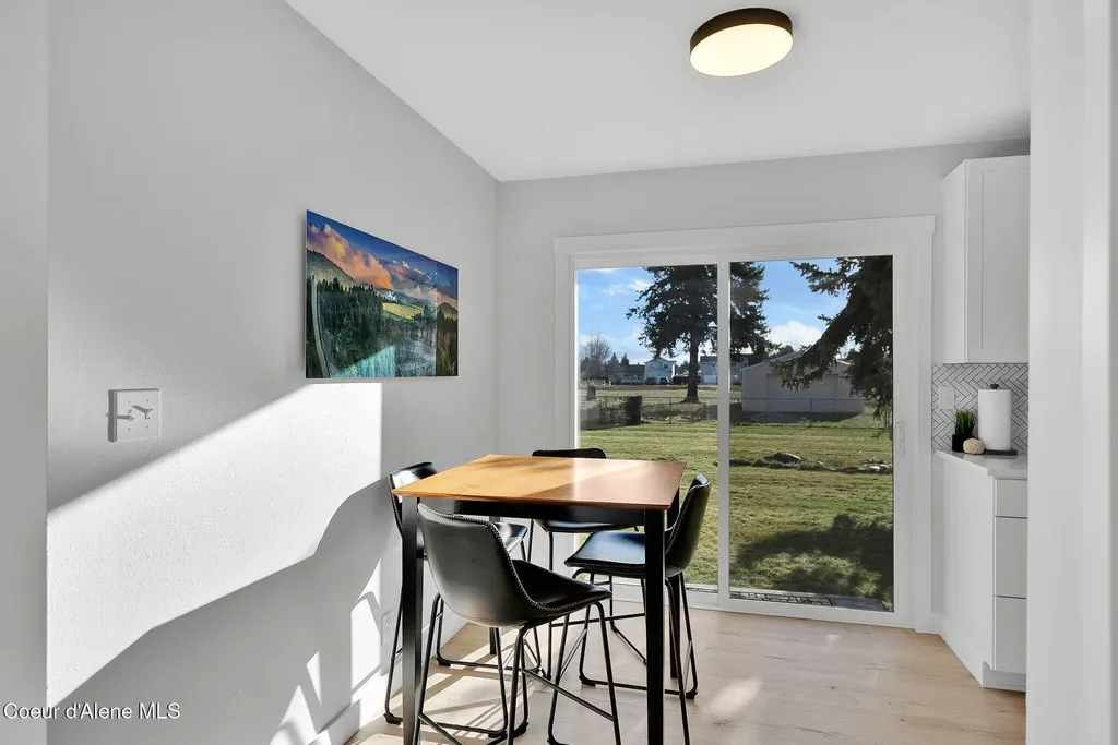1810 W Honeysuckle Avenue Hayden ID 83835