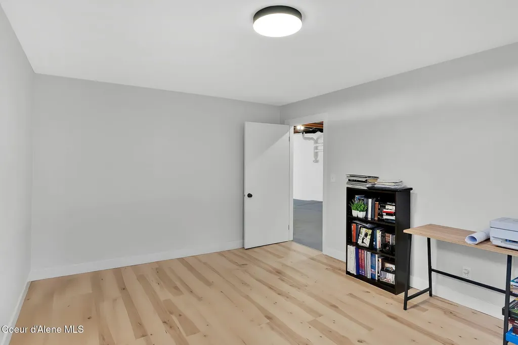 1810 W Honeysuckle Avenue Hayden ID 83835