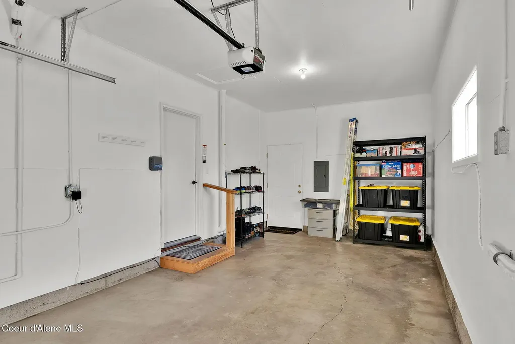 1810 W Honeysuckle Avenue Hayden ID 83835