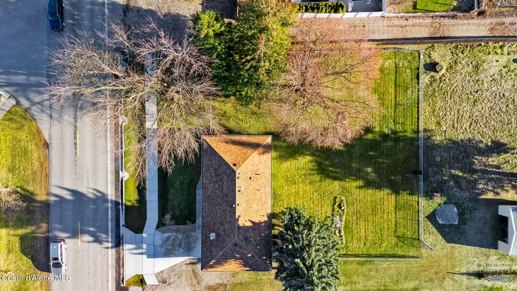 1810 W Honeysuckle Avenue Hayden ID 83835