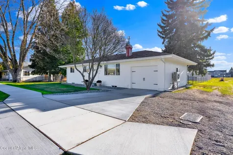 1810 W Honeysuckle Avenue Hayden ID 83835