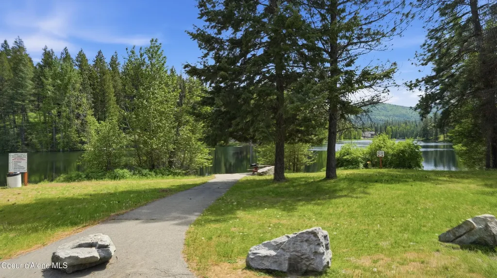 33 Parkland Drive Blanchard ID 83804