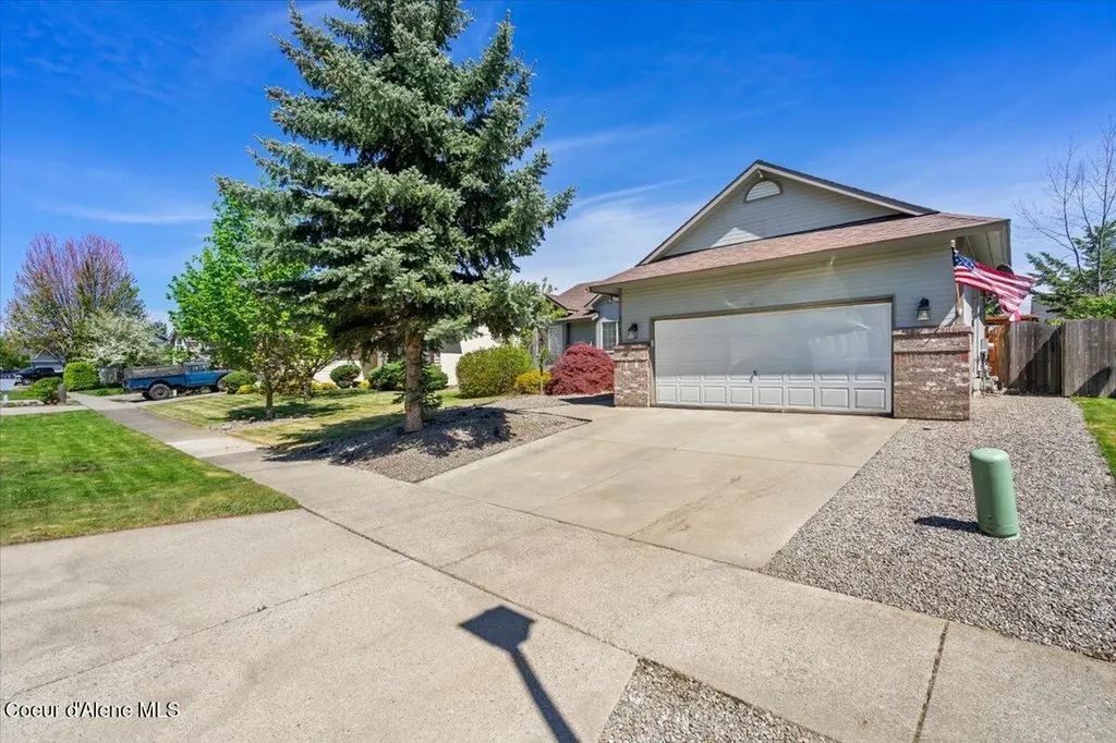 2760 N Top Flight Drive Post Falls ID 83854