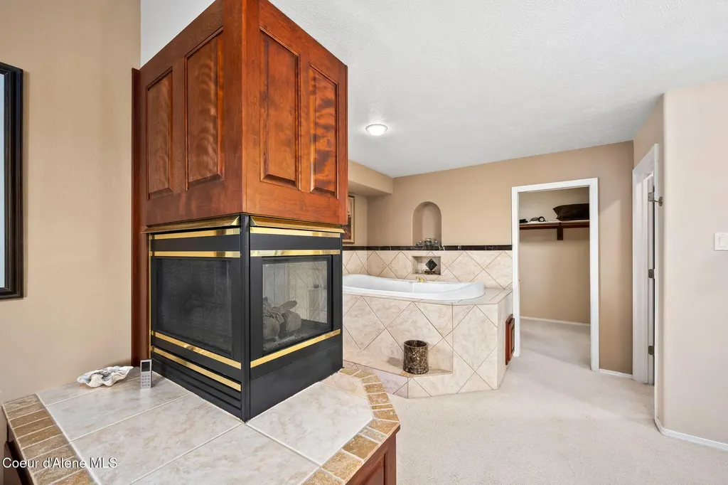 5522 E Aripa Road Harrison ID 83833