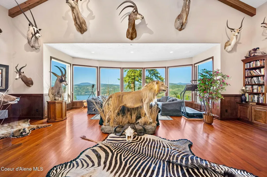 5522 E Aripa Road Harrison ID 83833