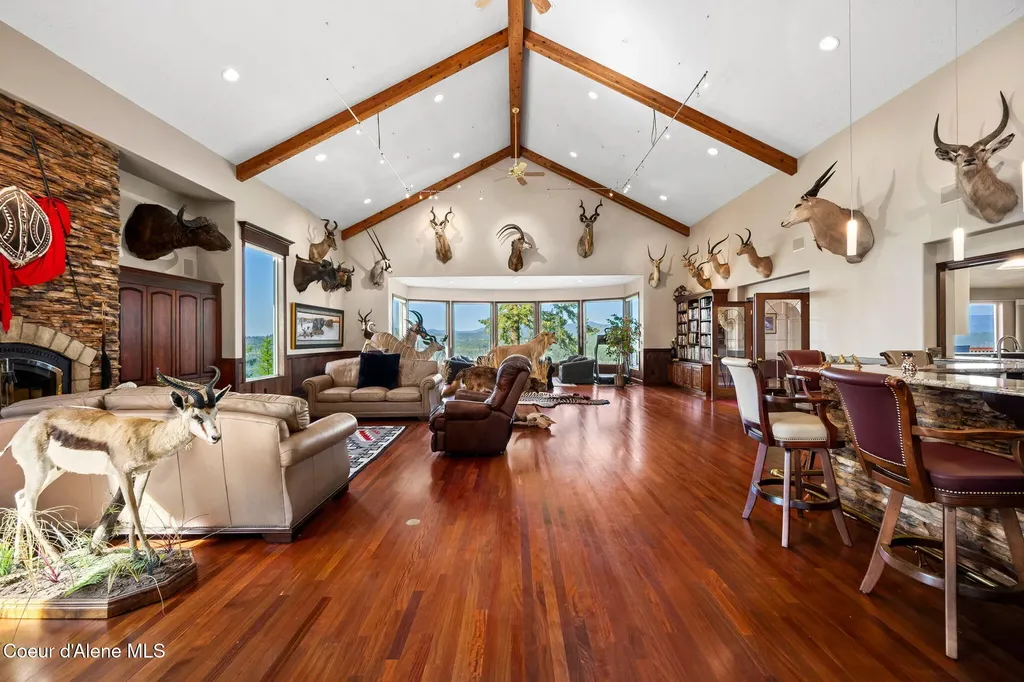 5522 E Aripa Road Harrison ID 83833