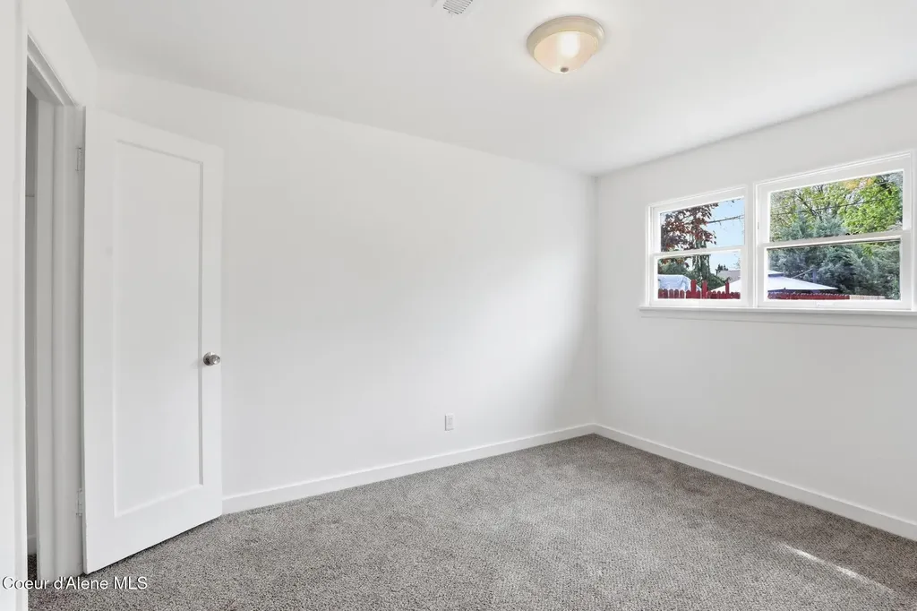 5123 W Hoffman Place Spokane WA 99205