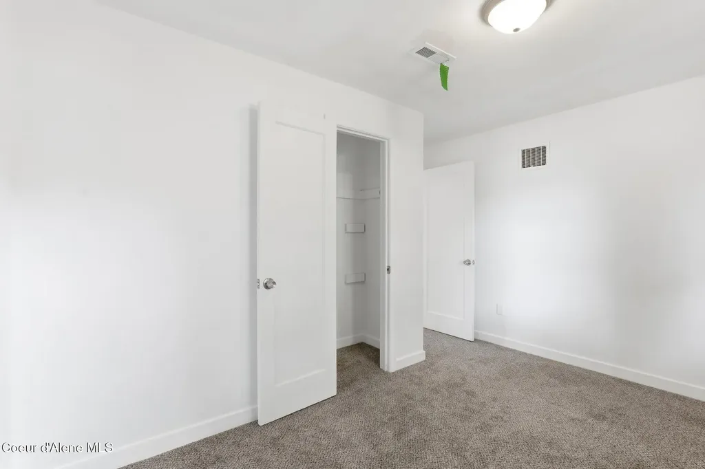5123 W Hoffman Place Spokane WA 99205