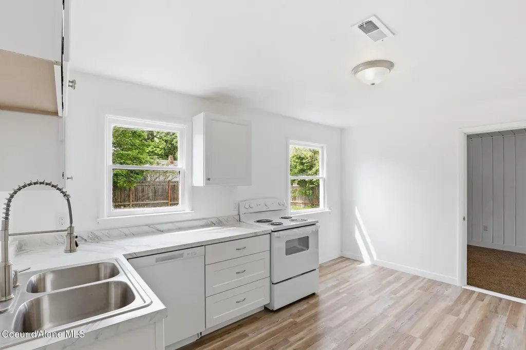 5123 W Hoffman Place Spokane WA 99205
