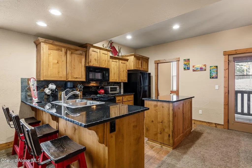 80 Whiplash Circle Sandpoint ID 83864