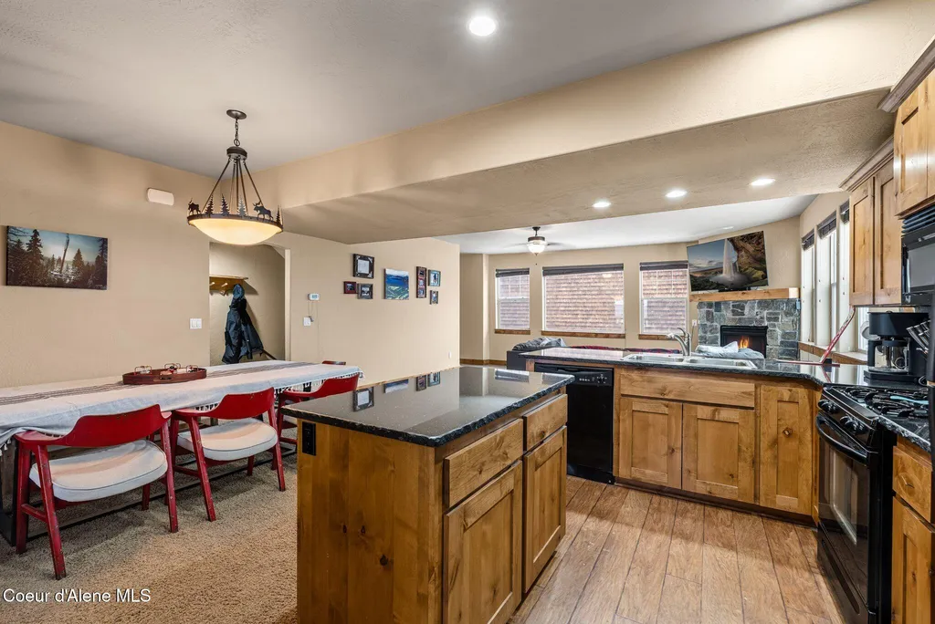 80 Whiplash Circle Sandpoint ID 83864