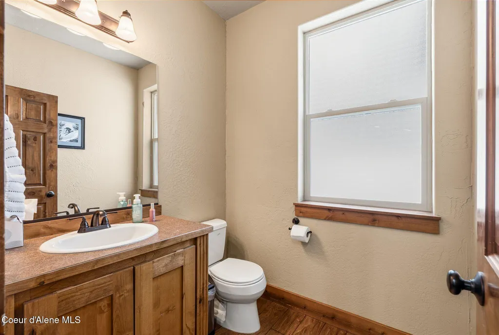 80 Whiplash Circle Sandpoint ID 83864