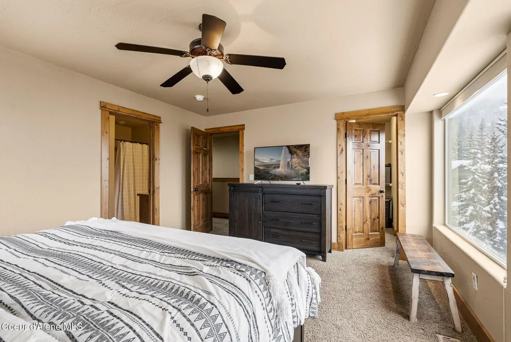 80 Whiplash Circle Sandpoint ID 83864