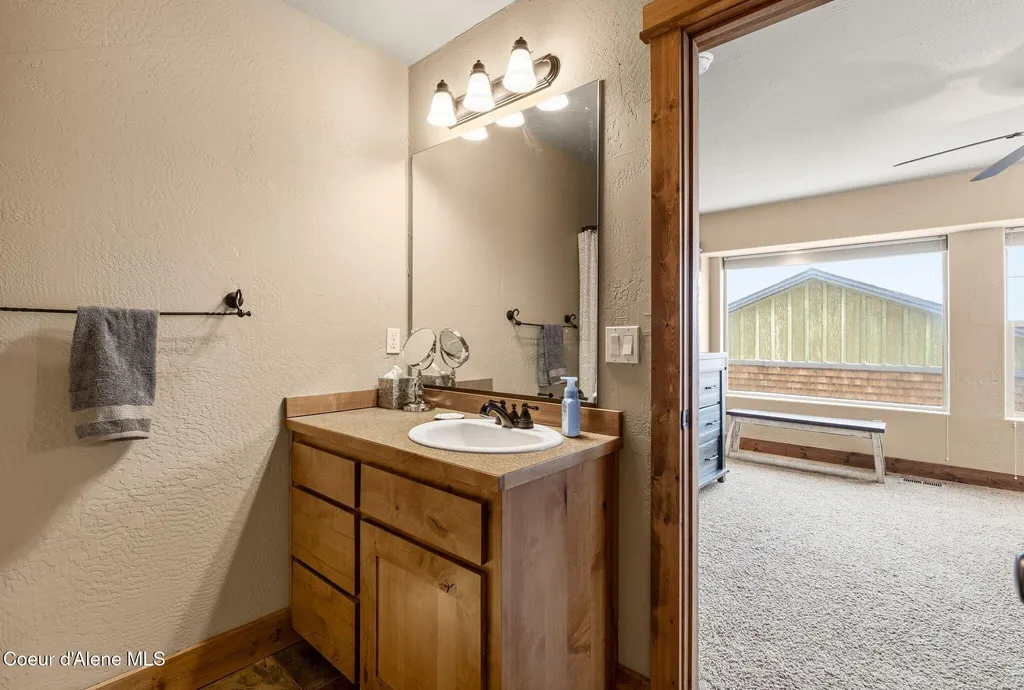 80 Whiplash Circle Sandpoint ID 83864