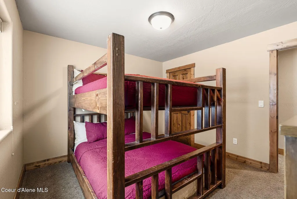80 Whiplash Circle Sandpoint ID 83864
