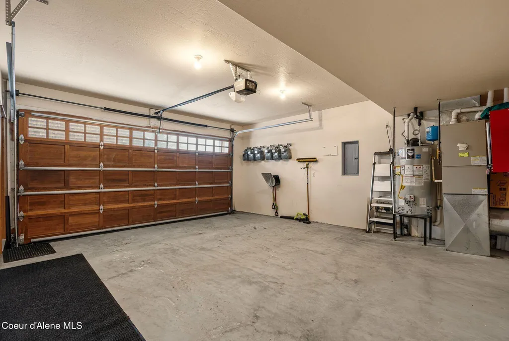 80 Whiplash Circle Sandpoint ID 83864