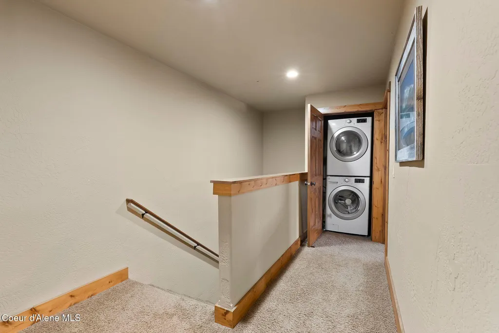 80 Whiplash Circle Sandpoint ID 83864