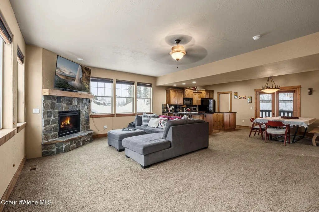 80 Whiplash Circle Sandpoint ID 83864