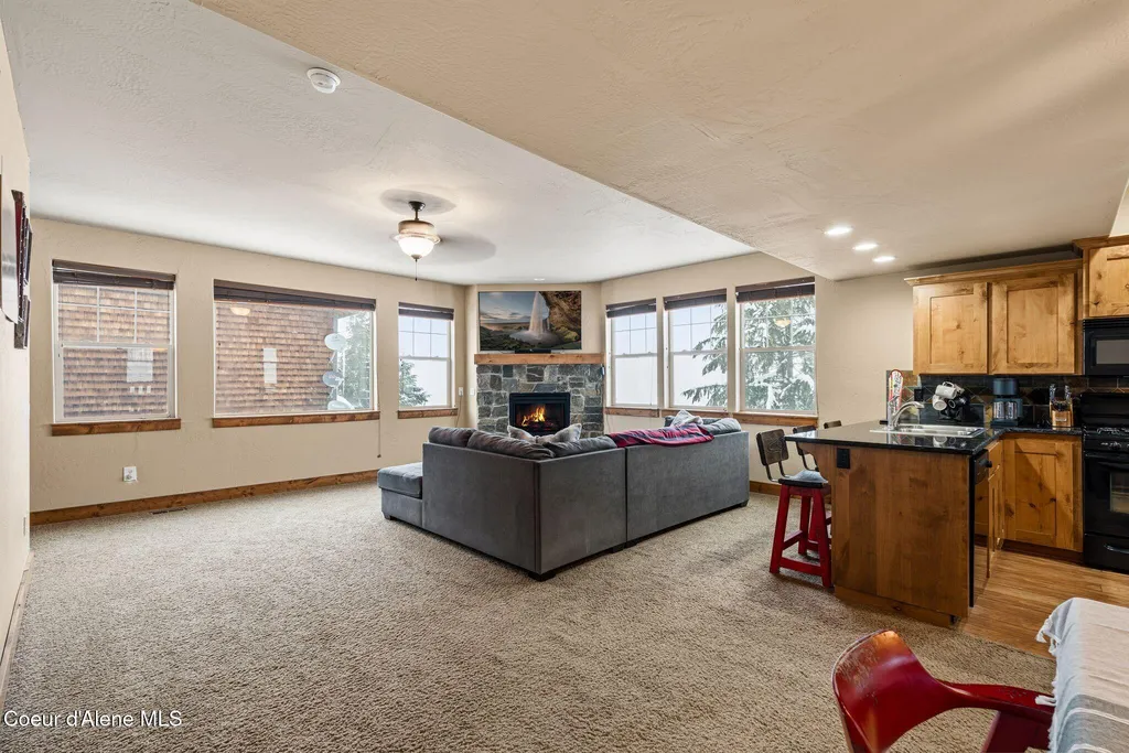 80 Whiplash Circle Sandpoint ID 83864