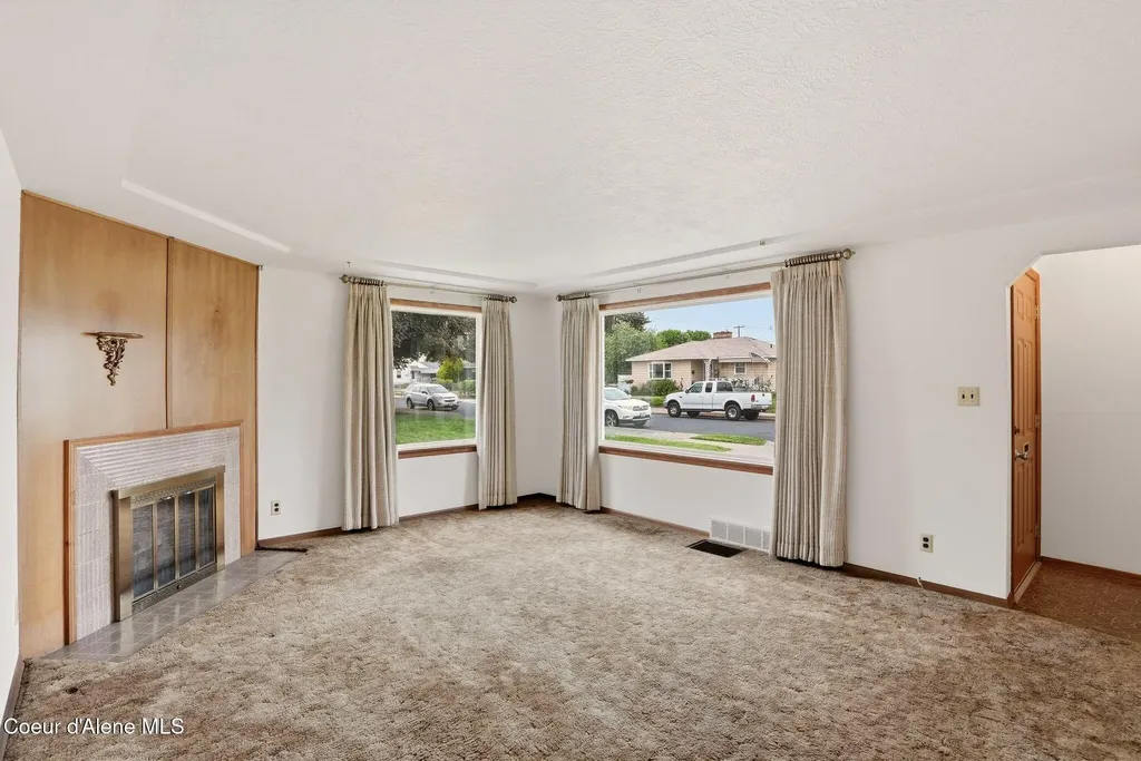 624 E Courtland Avenue Spokane WA 99207