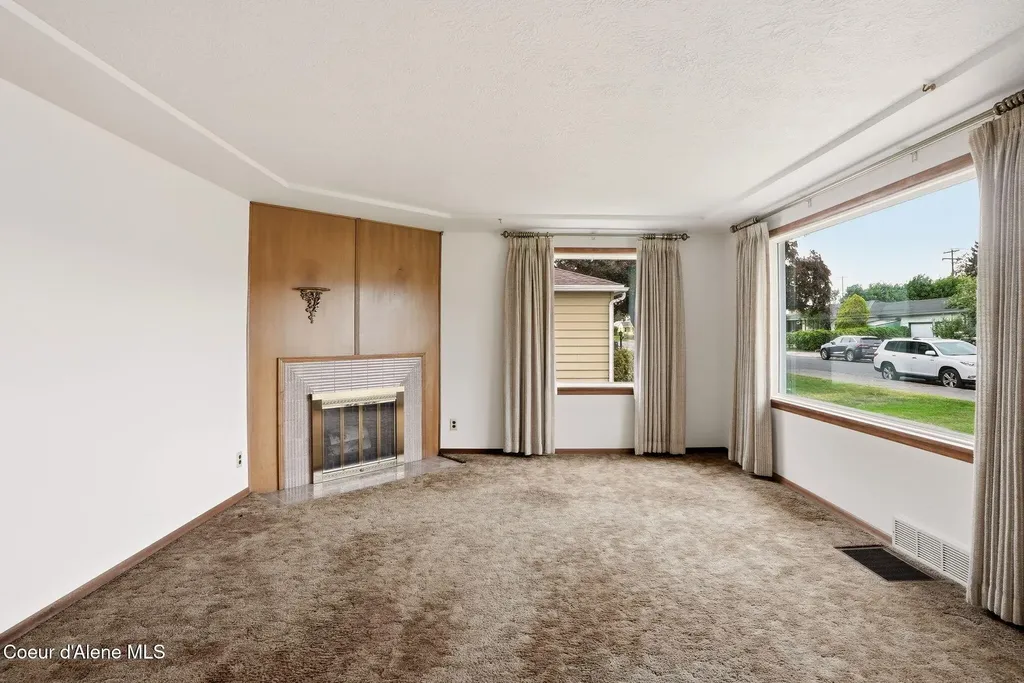 624 E Courtland Avenue Spokane WA 99207