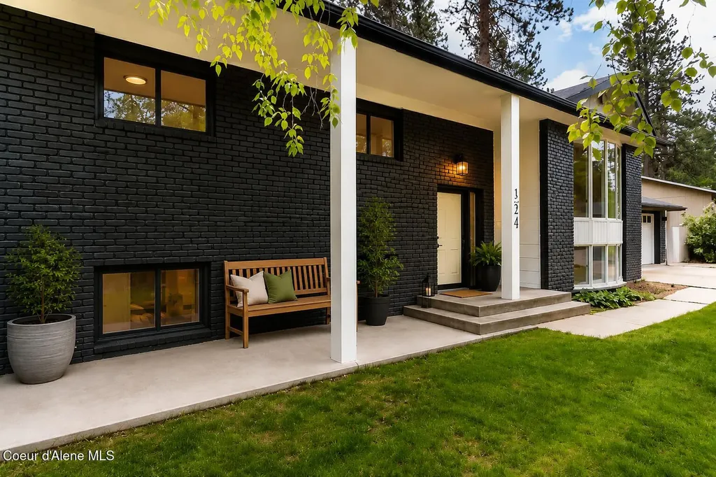 117 S Pinewood Drive Post Falls ID 83854