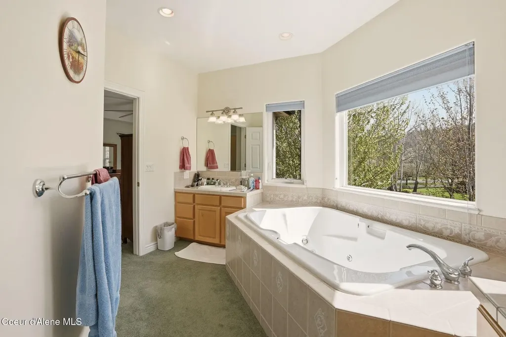1401 S Riverside Harbor Drive Post Falls ID 83854
