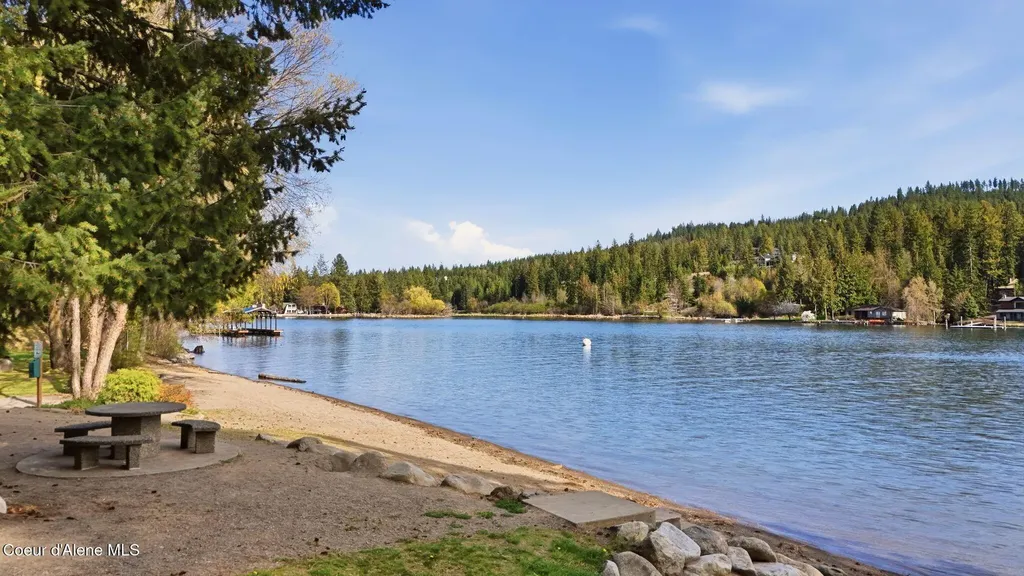1401 S Riverside Harbor Drive Post Falls ID 83854