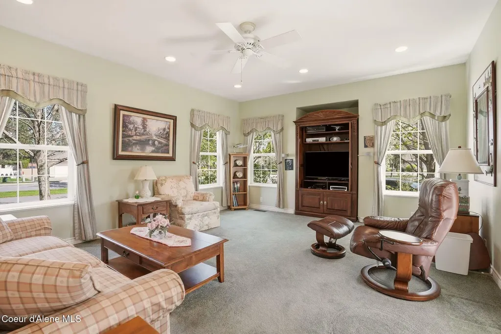 1401 S Riverside Harbor Drive Post Falls ID 83854