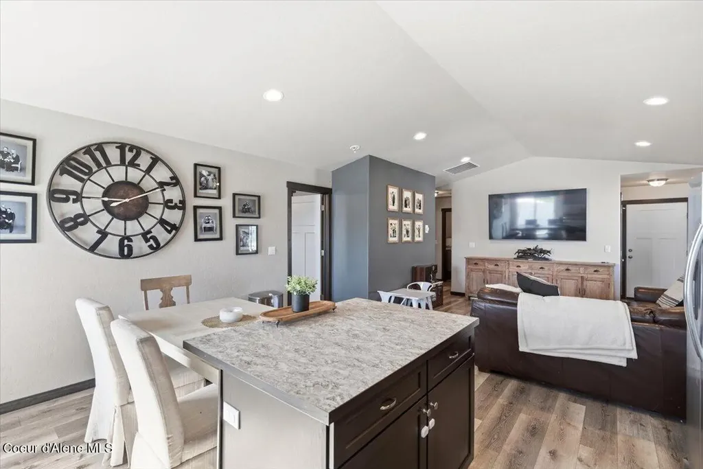 8830 N Mountainshire Road Post Falls ID 83854