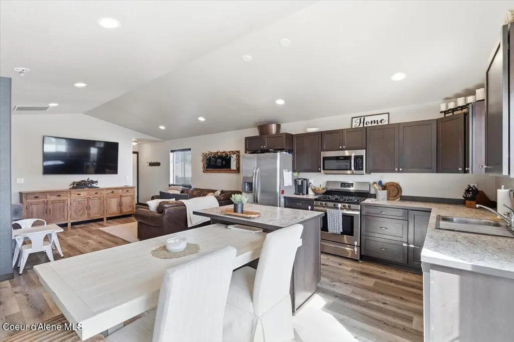 8830 N Mountainshire Road Post Falls ID 83854