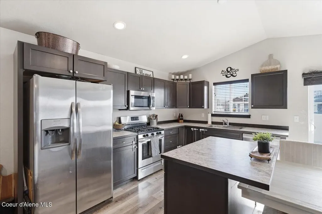 8830 N Mountainshire Road Post Falls ID 83854