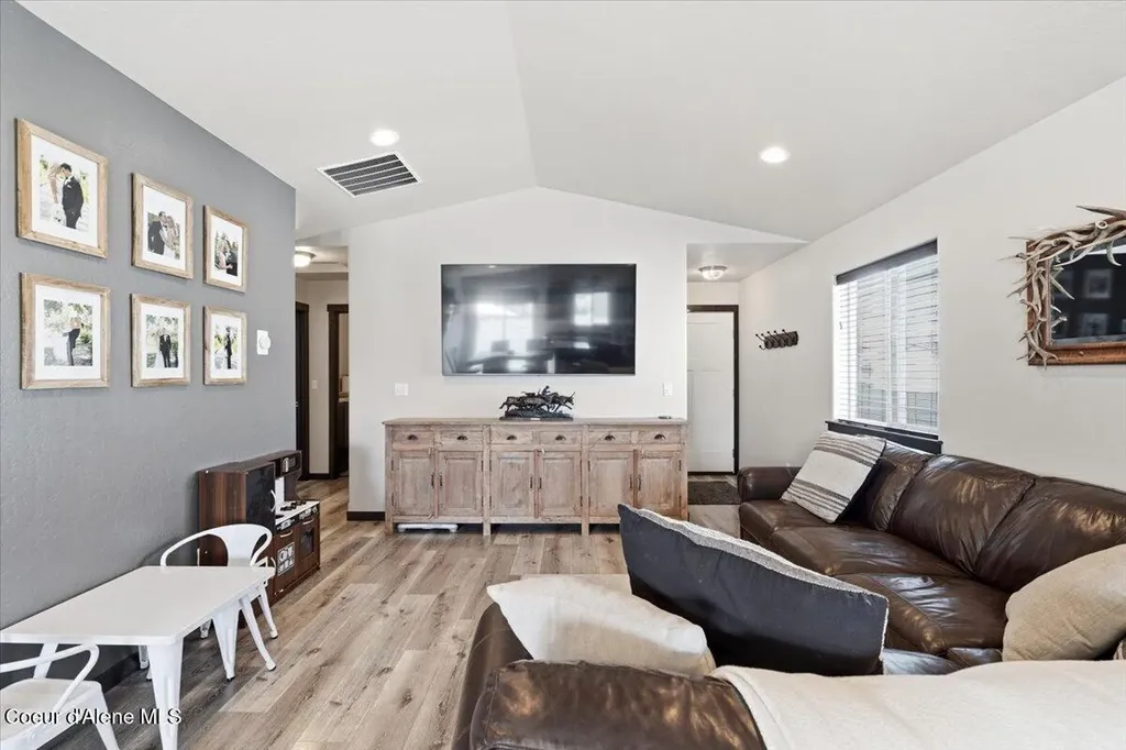 8830 N Mountainshire Road Post Falls ID 83854