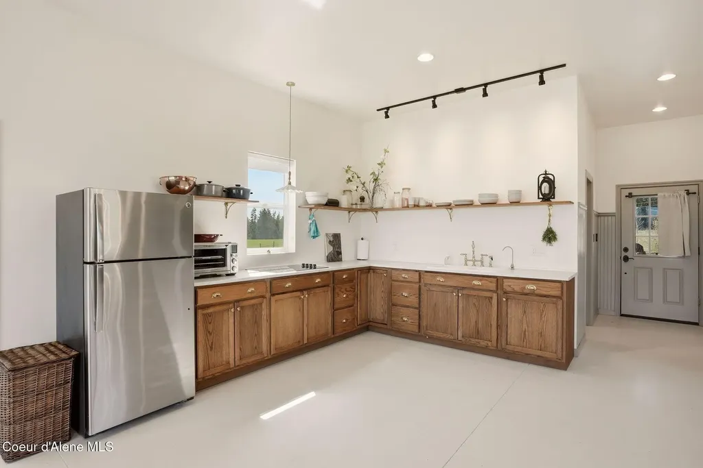 1770 Porthill Loop Bonners Ferry ID 83805