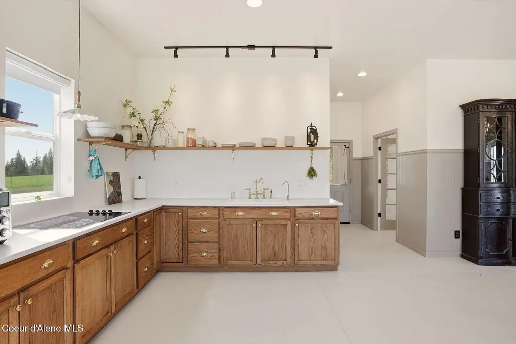 1770 Porthill Loop Bonners Ferry ID 83805