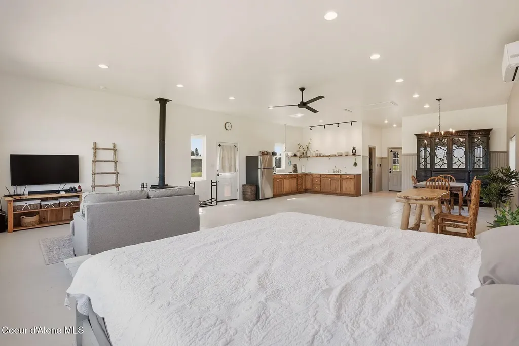 1770 Porthill Loop Bonners Ferry ID 83805