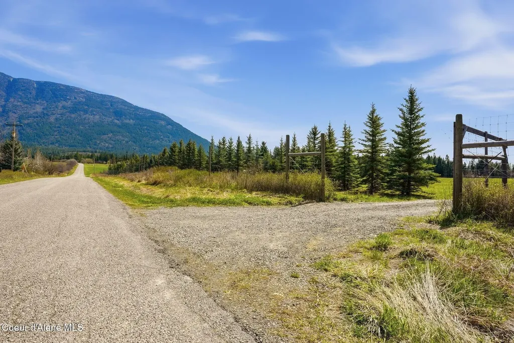 1770 Porthill Loop Bonners Ferry ID 83805